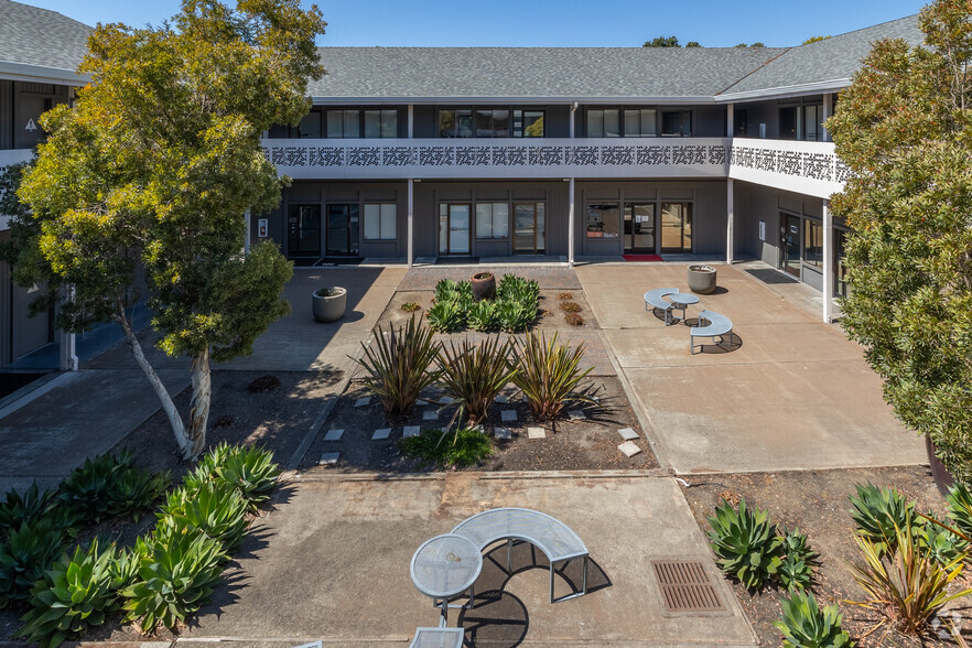 901 Sneath Ln, San Bruno, CA en alquiler - Foto del edificio - Imagen 3 de 6