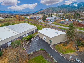 698 Tolman Creek Rd, Ashland, OR en alquiler Foto del edificio- Imagen 2 de 7