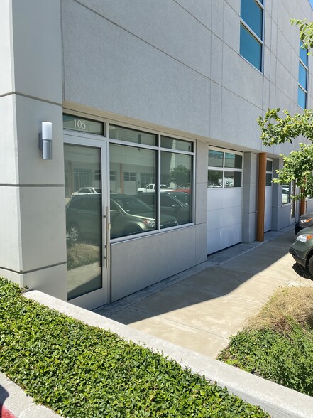 7037 Twin Hills Ave, Dallas, TX en alquiler - Foto del edificio - Imagen 1 de 19