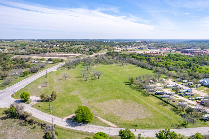 109 Big Bend, Glen Rose, TX en venta - Foto del edificio - Imagen 2 de 10