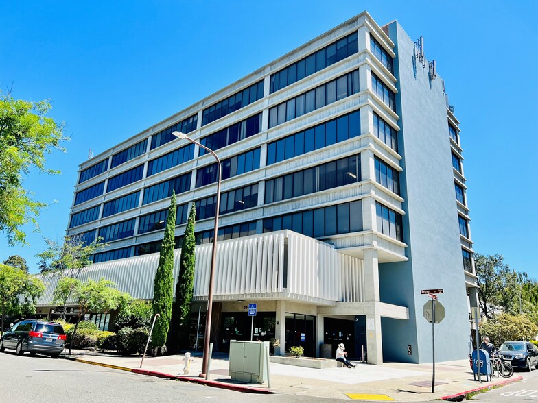 2999 Regent St, Berkeley, CA en alquiler - Foto del edificio - Imagen 1 de 12