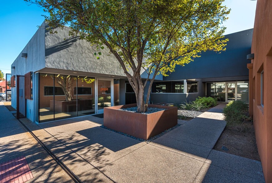 4422 E Indian School Rd, Phoenix, AZ en venta - Foto del edificio - Imagen 2 de 9