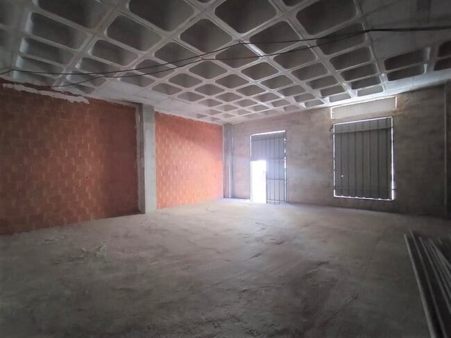 Más detalles de Bajada Terrero, Enguera - Local en venta