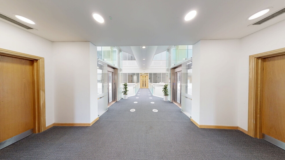 2 Arlington Sq, Bracknell en alquiler - Matterport 3D Scan - Imagen 3 de 25