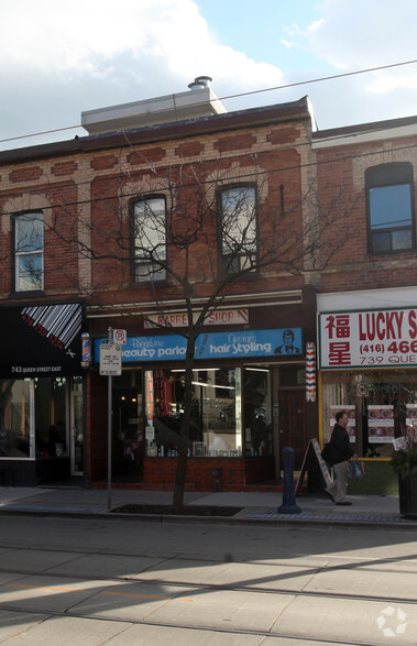 741 Queen St E, Toronto, ON en alquiler - Foto del edificio - Imagen 3 de 3