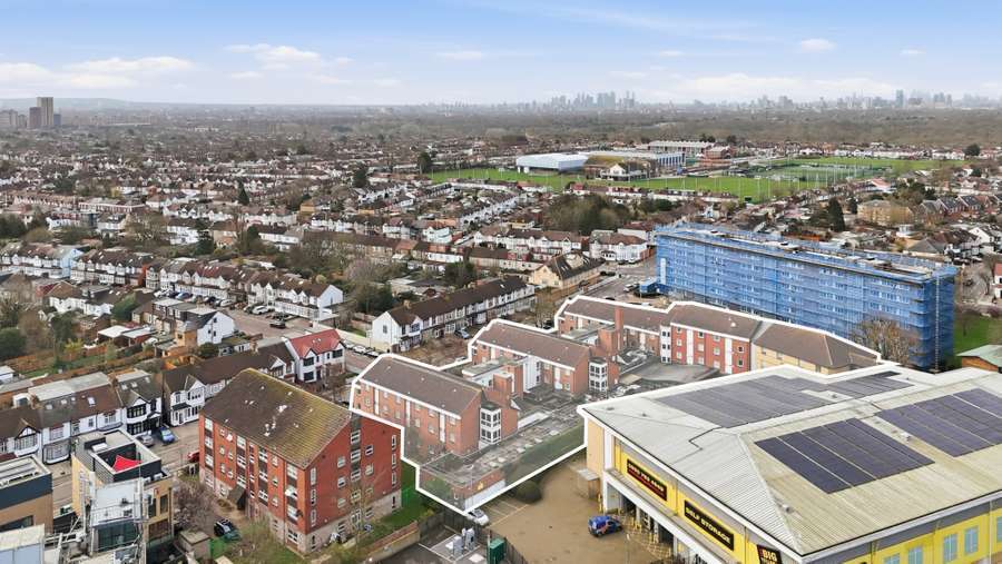 5-27 Clarence Av, Ilford en venta Foto principal- Imagen 1 de 6