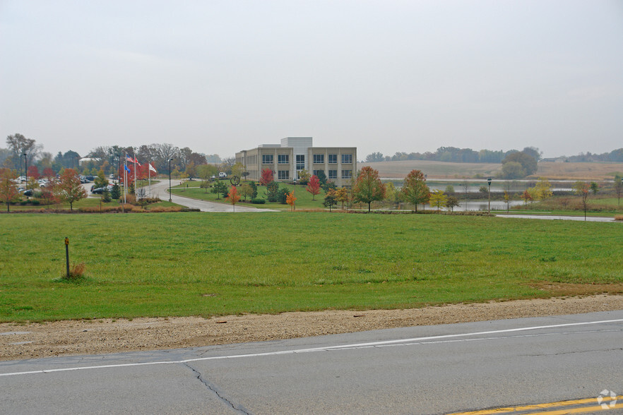 811 Cornerstone Xing, Waterford, WI en venta - Foto del edificio - Imagen 1 de 5