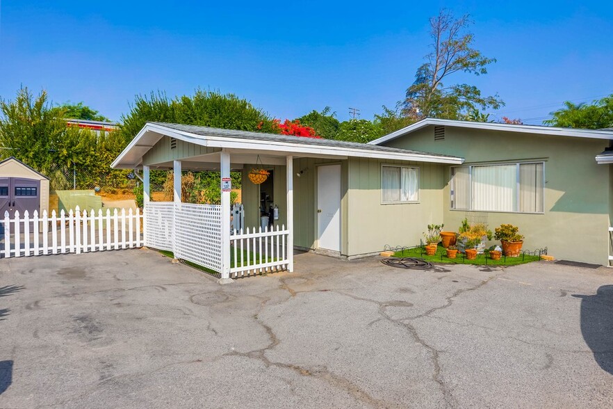 228-234 N Pasadena Ave, Fallbrook, CA en venta - Foto del edificio - Imagen 3 de 12