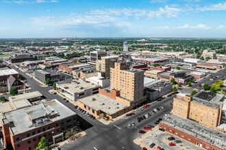 17 E 2nd Ave, Hutchinson, KS - VISTA AÉREA  vista de mapa