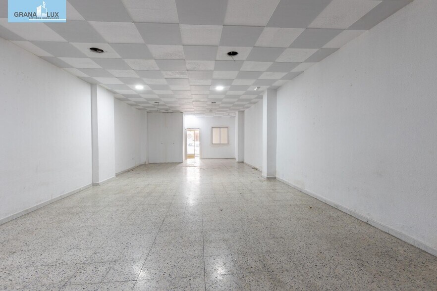 Local en Granada en venta - Foto del interior - Imagen 3 de 27