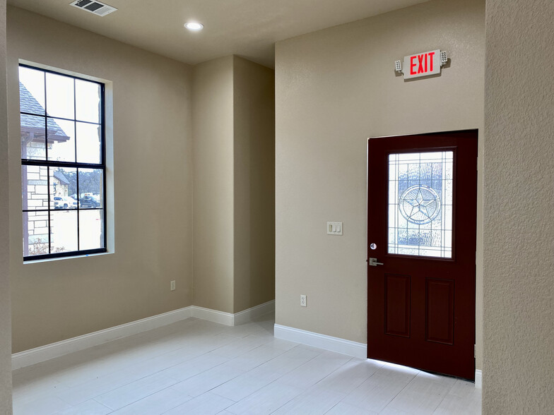 2366-2372 S Uecker Ln, Lewisville, TX en alquiler - Foto del interior - Imagen 3 de 9