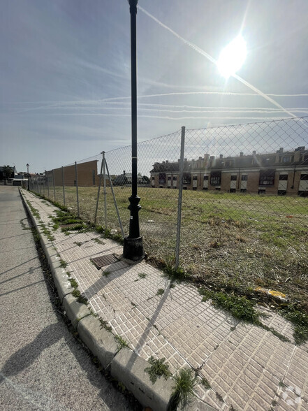 Terrenos en Serranillos del Valle, Madrid en venta - Foto del edificio - Imagen 2 de 3