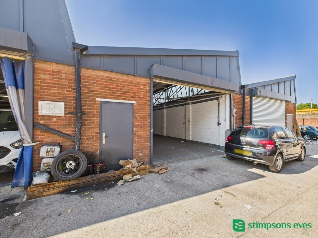 328 Selbourne Rd, Luton en alquiler Foto del edificio- Imagen 1 de 2