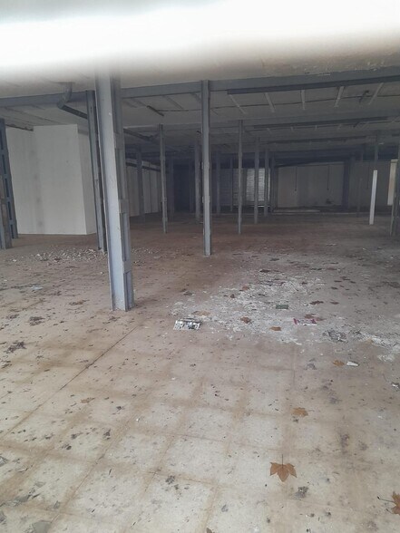 Local en Cáceres en venta - Foto del edificio - Imagen 3 de 6