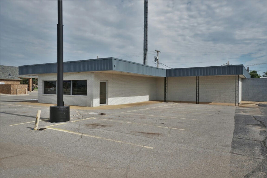 2301 E Main St, Weatherford, OK en venta - Foto del edificio - Imagen 2 de 17