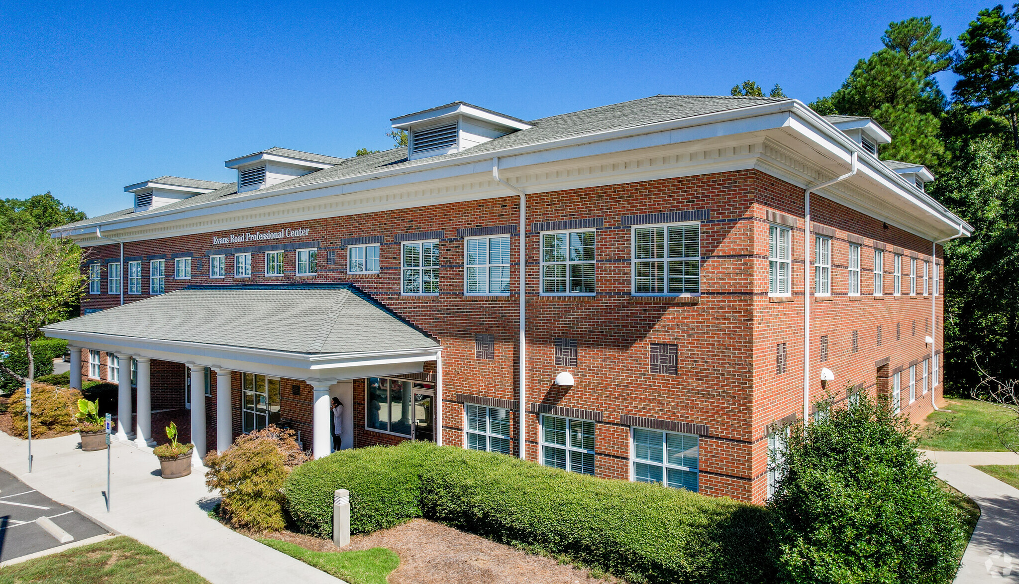 1616 Evans Rd, Cary, NC en alquiler Foto del edificio- Imagen 1 de 8