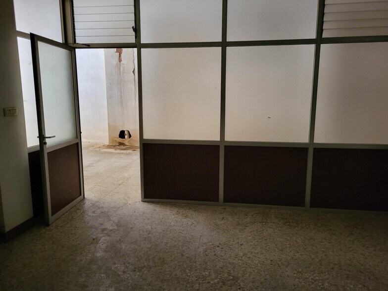 Local en Ontinyent, Valencia en alquiler - Foto del interior - Imagen 3 de 9