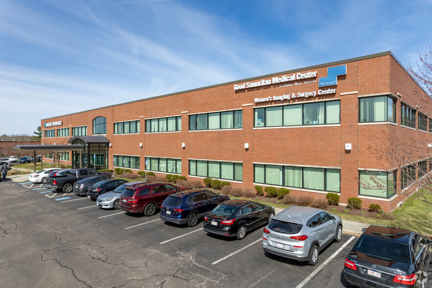 15 Roche Brothers Way, North Easton, MA en alquiler - Foto del edificio - Imagen 2 de 8