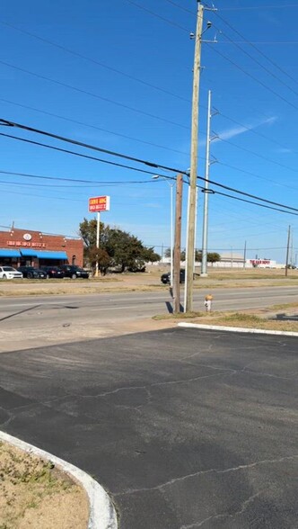 3910 W Camp Wisdom Rd, Dallas, TX en venta - Vídeo de anuncio comercial - Imagen 2 de 102