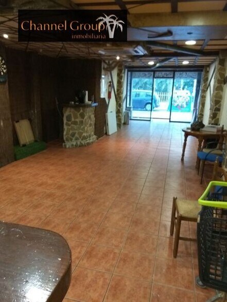 Local en Elche, Alicante en venta - Foto del edificio - Imagen 2 de 5