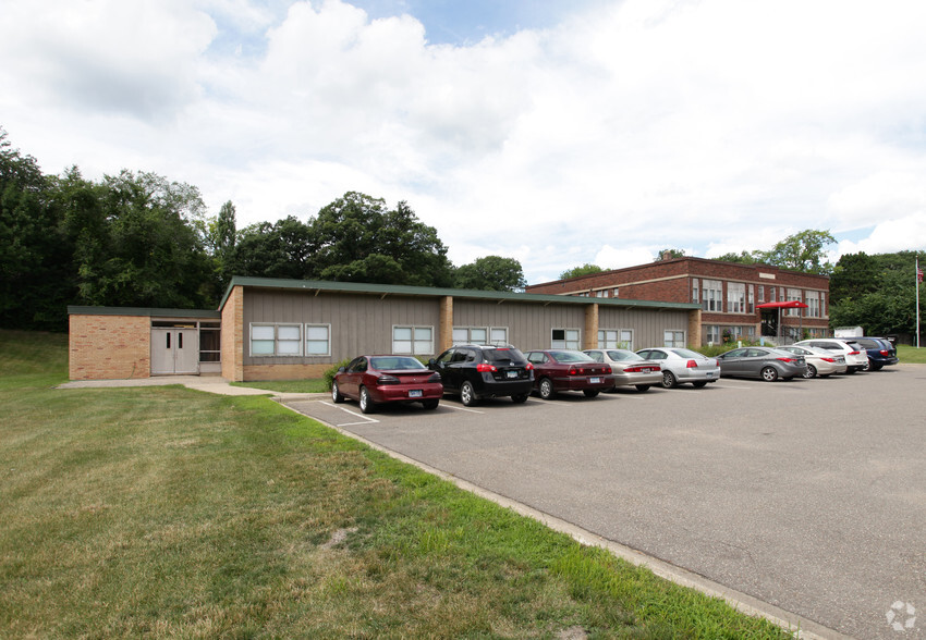 2000 Hopkins Crossroads, Minnetonka, MN en venta - Foto del edificio - Imagen 3 de 3