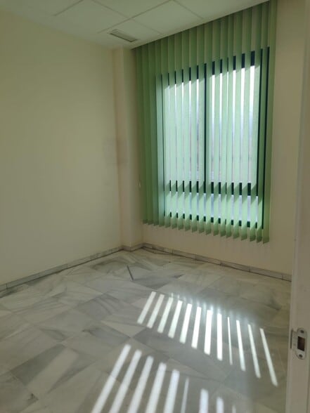 De Hytasa, Sevilla, Sevilla en alquiler - Foto del edificio - Imagen 2 de 10