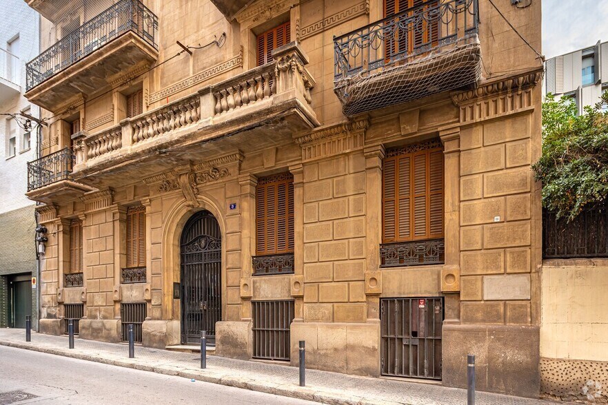 Local en Barcelona, Barcelona en alquiler - Foto del edificio - Imagen 2 de 2