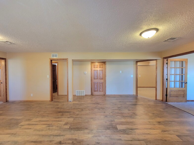 1003 W La Lande Ave, Sublette, KS en venta - Foto del interior - Imagen 2 de 16