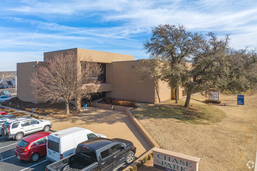 4323 NW 63rd St, Oklahoma City, OK en alquiler - Foto del edificio - Imagen 1 de 6