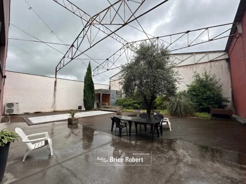 Flex en Décines-Charpieu en alquiler - Foto del edificio - Imagen 3 de 8