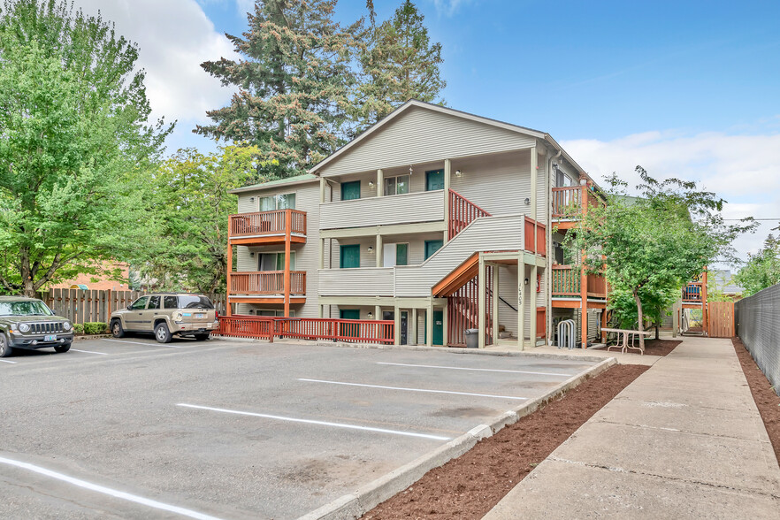 10405-10409 E Burnside St, Portland, OR en venta - Foto del edificio - Imagen 1 de 10