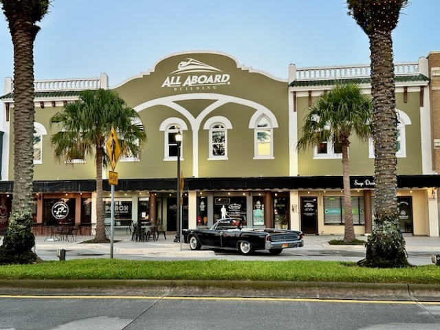 208 S Beach St, Daytona Beach, FL en alquiler Foto del edificio- Imagen 1 de 21