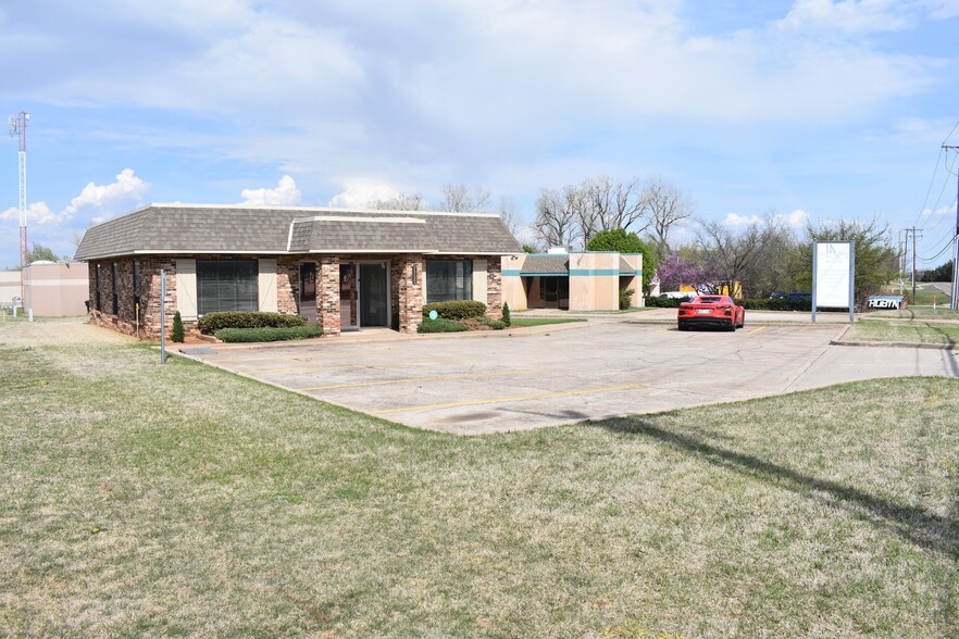 7733 W Britton Rd, Oklahoma City, OK en venta - Foto del edificio - Imagen 2 de 8