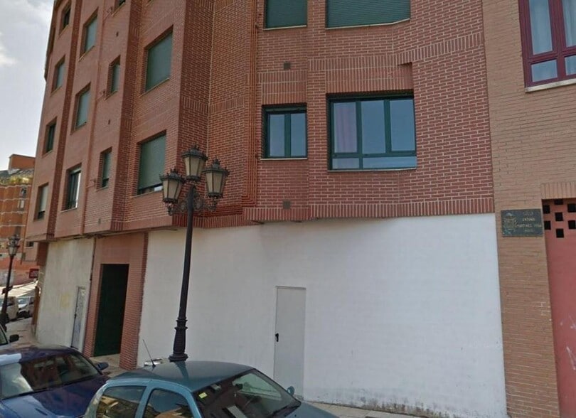Calle de Antonio Martínez Vega, Oviedo, Asturias en venta - Foto del edificio - Imagen 2 de 6