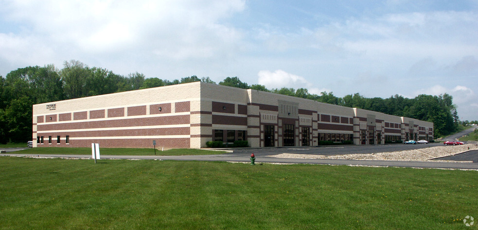 2479 Edison Blvd, Twinsburg, OH en alquiler - Foto del edificio - Imagen 3 de 9