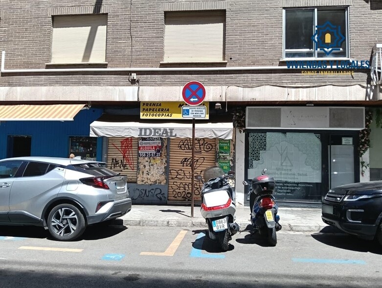 Calle Azorín, Granada, Granada en alquiler - Foto del edificio - Imagen 1 de 6