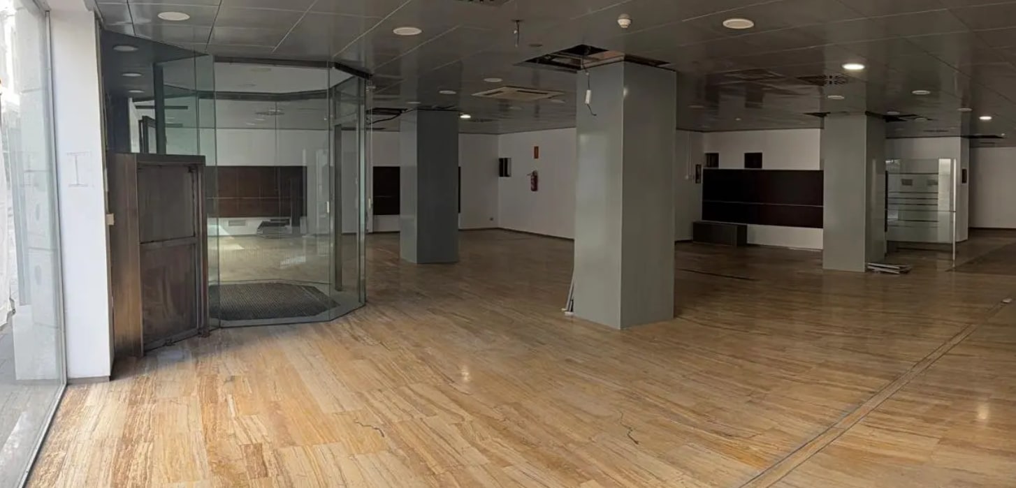 Madrid, MAD 28014 - - - Foto del interior - Image 2 of 3