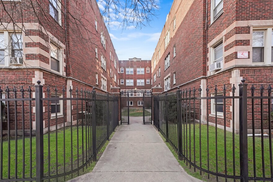 7648 S Phillips Ave, Chicago, IL en venta - Foto del edificio - Imagen 1 de 9