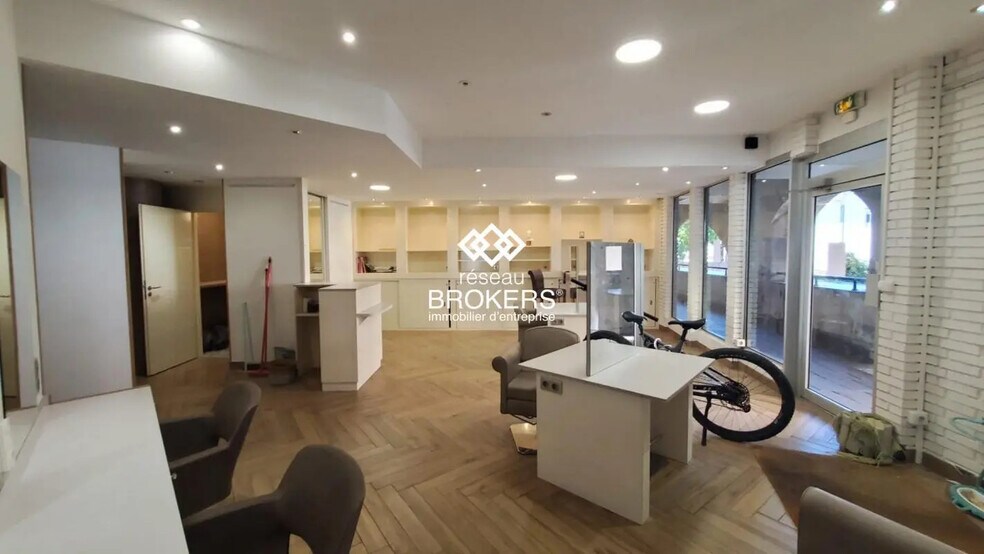 Local en Annecy en venta - Foto del interior - Imagen 1 de 8