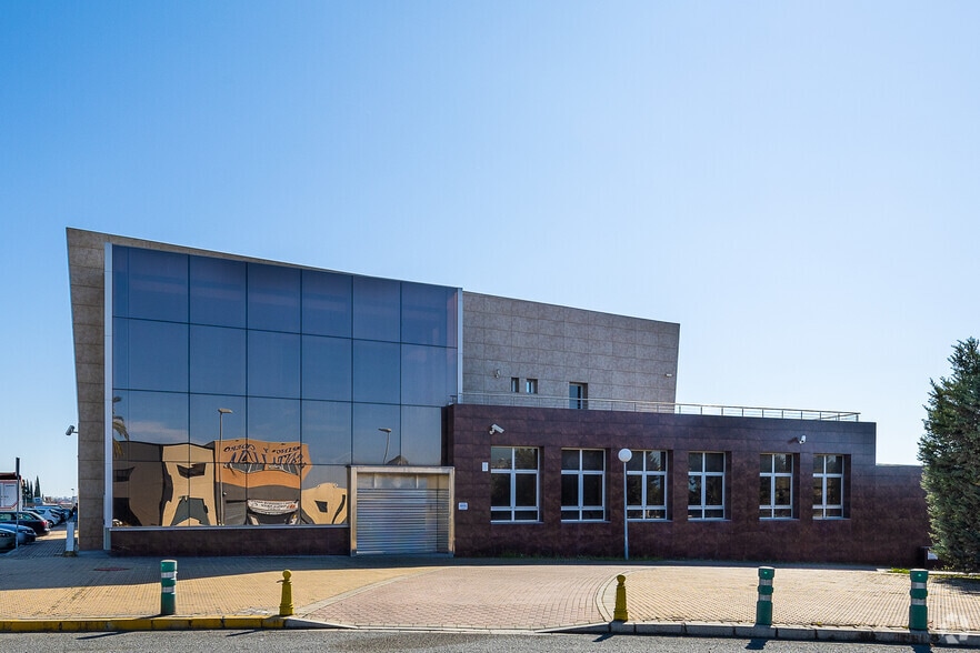 Oficina en Alcalá de Guadaíra, Sevilla en venta - Foto del edificio - Imagen 3 de 4