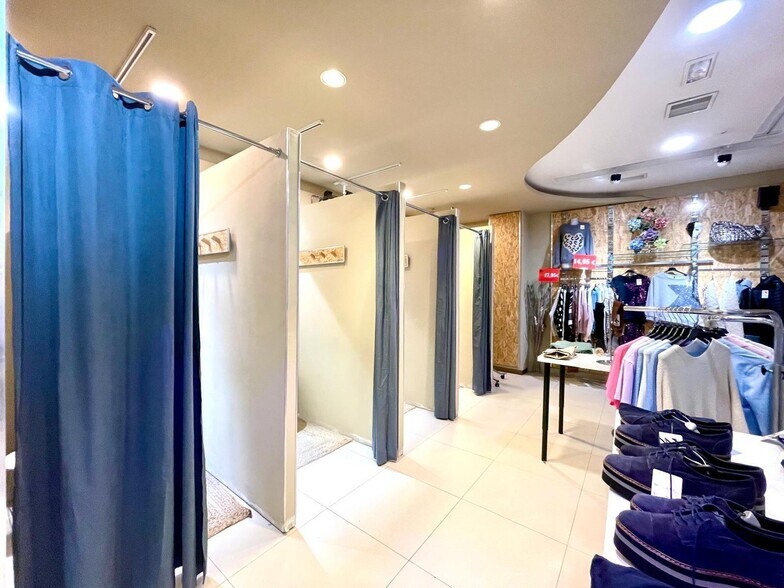 Local en Alicante, Alicante en alquiler - Foto del edificio - Imagen 2 de 3