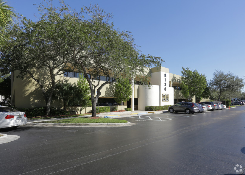 8130 Royal Palm Blvd, Coral Springs, FL en alquiler - Foto principal - Imagen 1 de 7