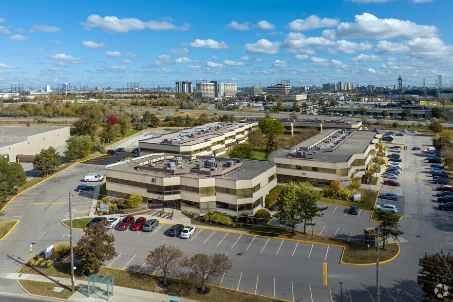 87 Skyway Ave, Toronto, ON en alquiler - Vista aérea - Imagen 2 de 76