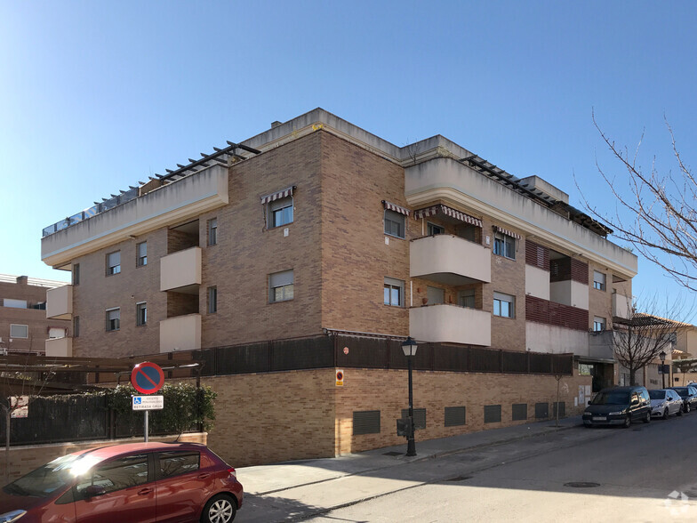 Calle Fermín Cacho, 2, Brunete, Madrid en alquiler - Foto del edificio - Imagen 2 de 3