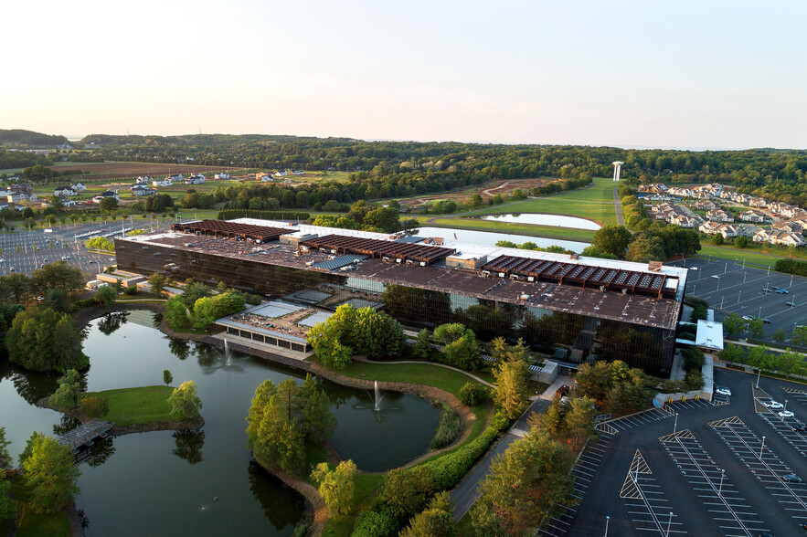 101 Crawfords Corner Rd, Holmdel, NJ en alquiler - Foto del edificio - Imagen 1 de 23