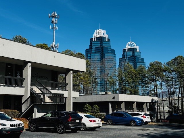 5825 Glenridge Dr NE, Sandy Springs, GA en alquiler - Foto del edificio - Imagen 3 de 30