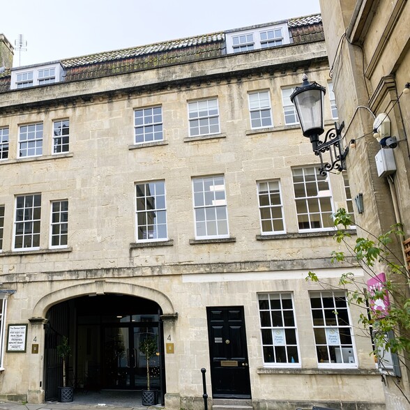 4 Queen St, Bath en alquiler - Foto del edificio - Imagen 1 de 25