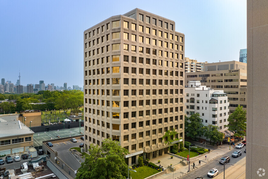 45 St Clair Ave W, Toronto, ON en alquiler - Foto del edificio - Imagen 2 de 5