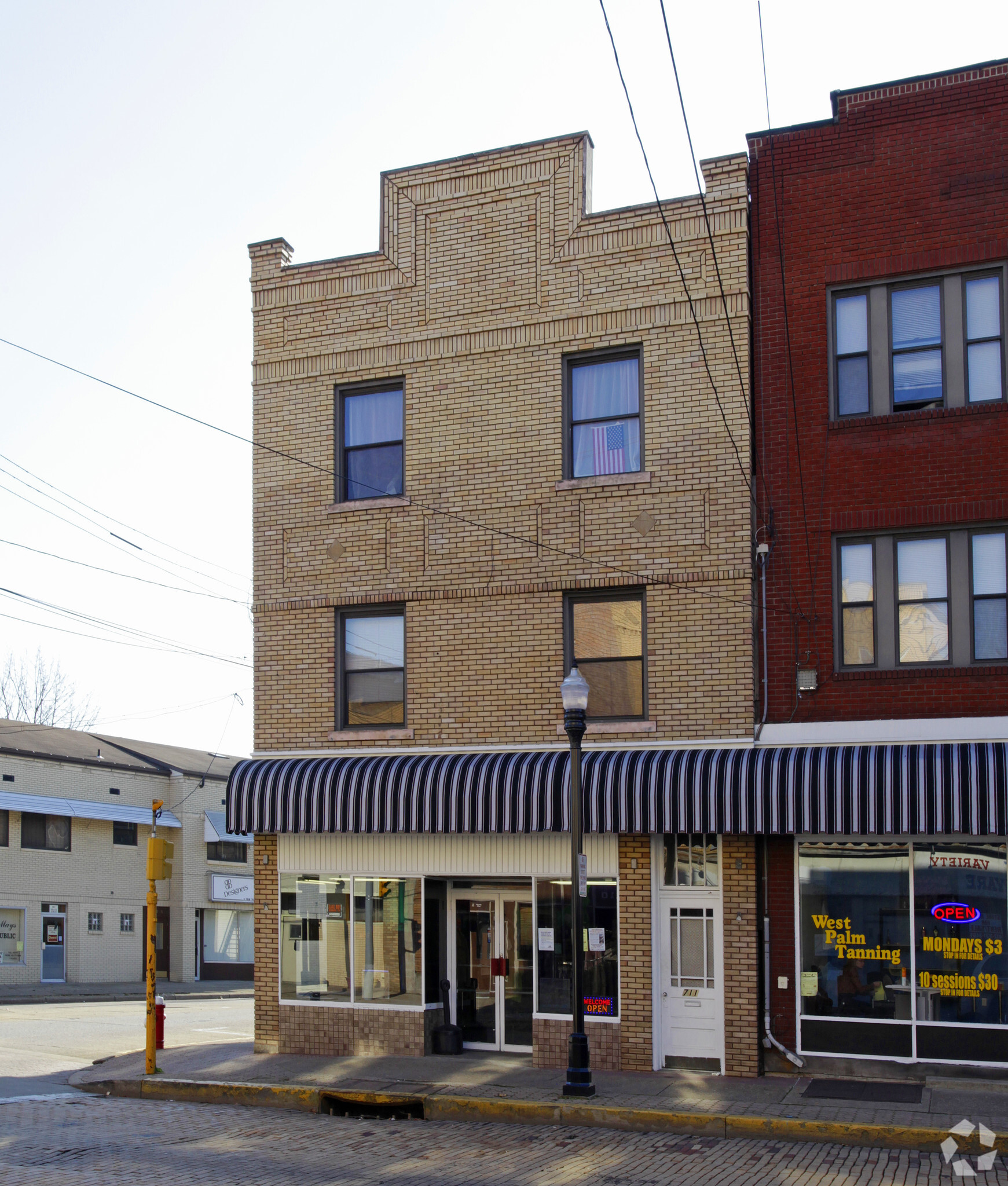 711 Broadway Ave, Mc Kees Rocks, PA en venta Foto principal- Imagen 1 de 3