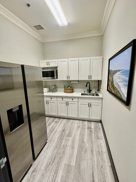 25096 Jefferson Ave, Murrieta, CA en venta - Foto del edificio - Imagen 2 de 14